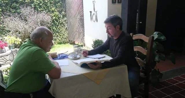 A student and teacher having a one-to-one Spanish class at Spanish Antigua